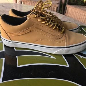 VAN’S Men’s 10 VANS